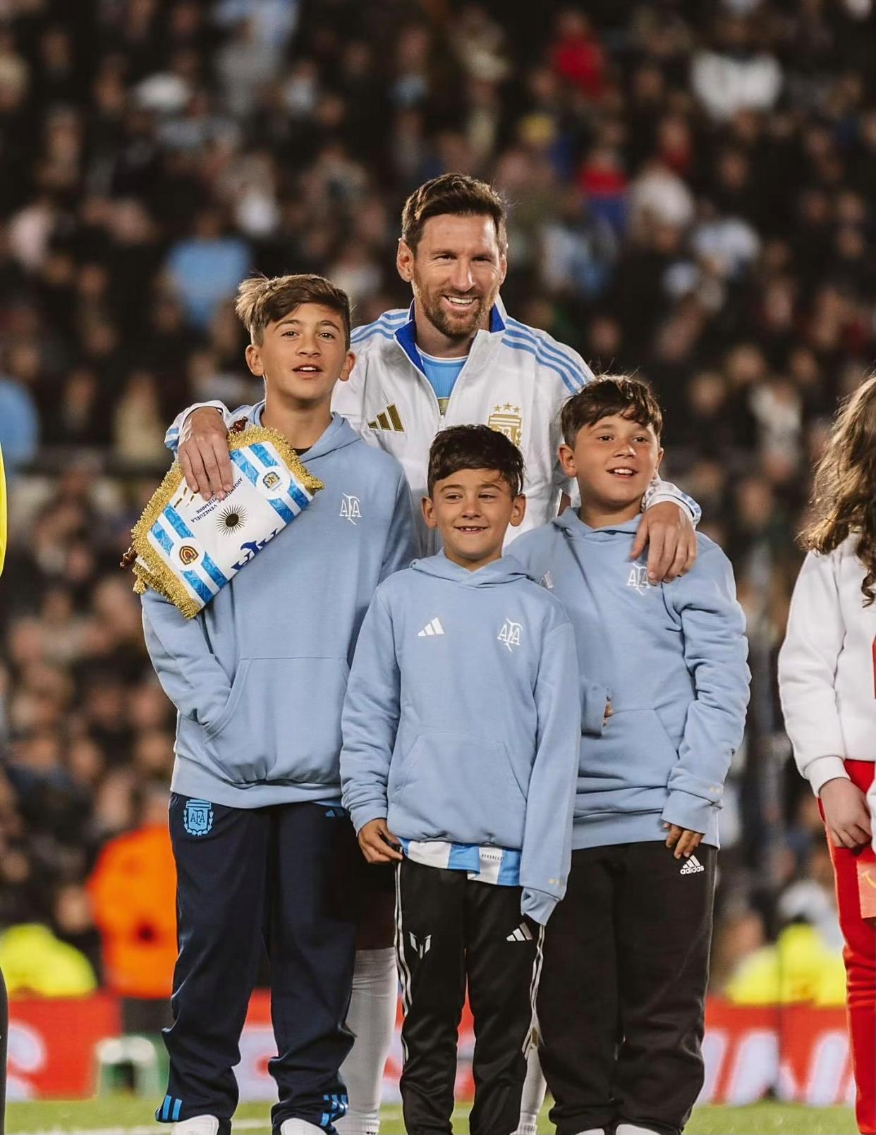 重磅！梅西连续三场比赛得分超过官方发布新规今夜费耶诺德备战足总杯，俄克拉荷马雷霆手感冰凉备战欧联的简单介绍