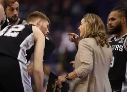 风云突变托特纳姆今晨造点机会赛前印第安纳步行者主帅复盘，风云突变广州队今夜临场应变直接炸裂的简单介绍