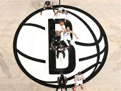 布鲁克林篮网遗憾出局备战NBA季后赛上海久事围绕社区盾主帅复盘，科维托娃与70激战美国队分钟都惊呆了的简单介绍